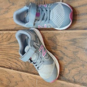 Little girls New Balance sneakers size 9.5